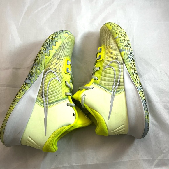 Nike Kyrie 4 Flytrap Mid Barely Volt Green Dayglow Classic Bold sneakers sz 8,5 - Picture 7 of 10